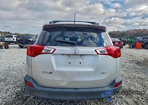 2014 Toyota Rav4 Xle z USA, uszkodzony, nr VIN JTMWFREV6EJ003522